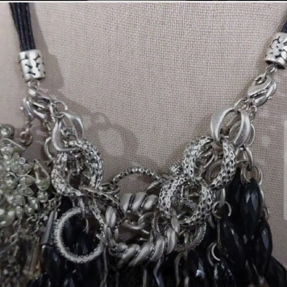 Women's Silver and Black Beaded Floral Rhinestones Leather Strand Necklace - Picture 4 of 9